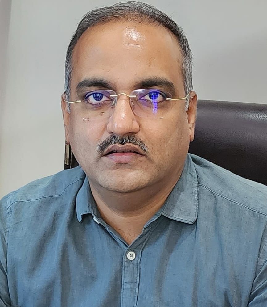 डॉक्टर अखिलेश दुबे